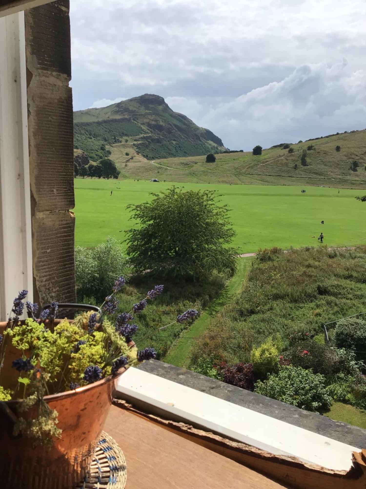 Arthur'S Seat View Edinburgh Exterior photo